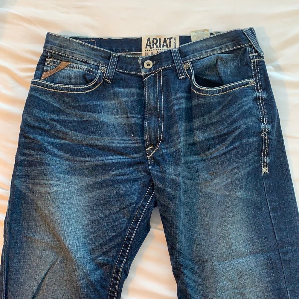 Men’s Ariat bootcut jeans. New without tags!!